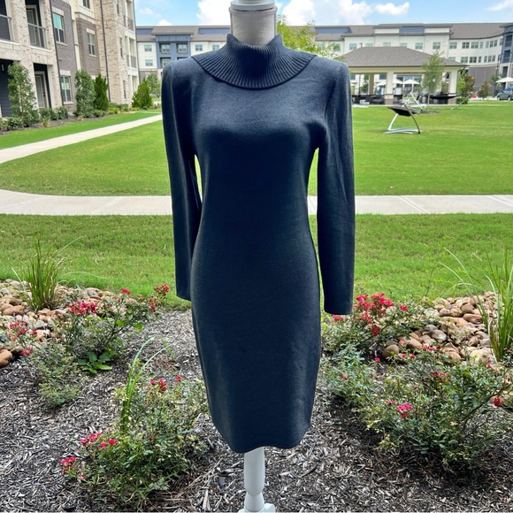 St. John Grey Long Sleeve High Neck Dress - Picture 1 of 7